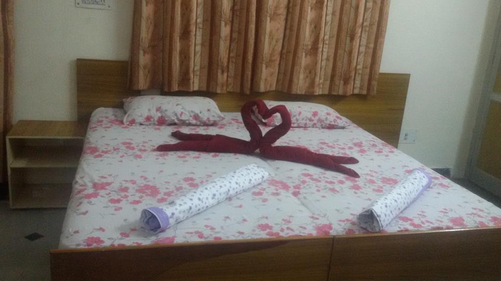 Hotel Sukhsadan Dehradun Værelse billede
