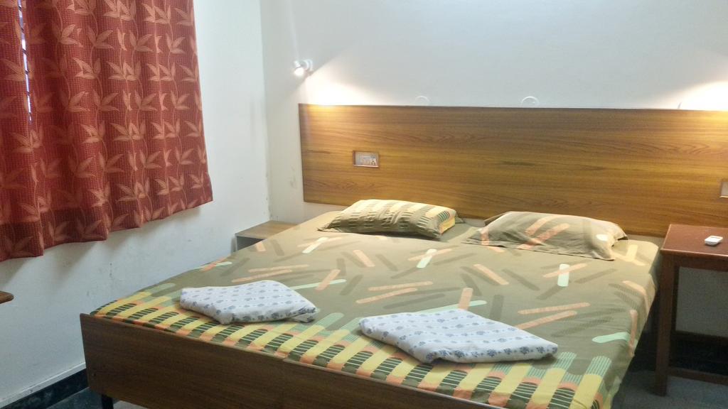 Hotel Sukhsadan Dehradun Værelse billede