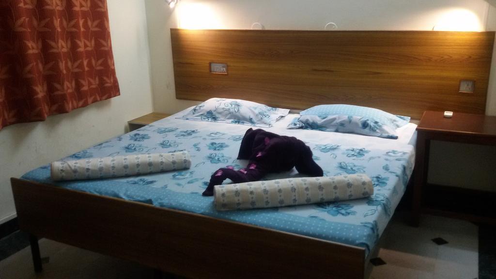 Hotel Sukhsadan Dehradun Værelse billede