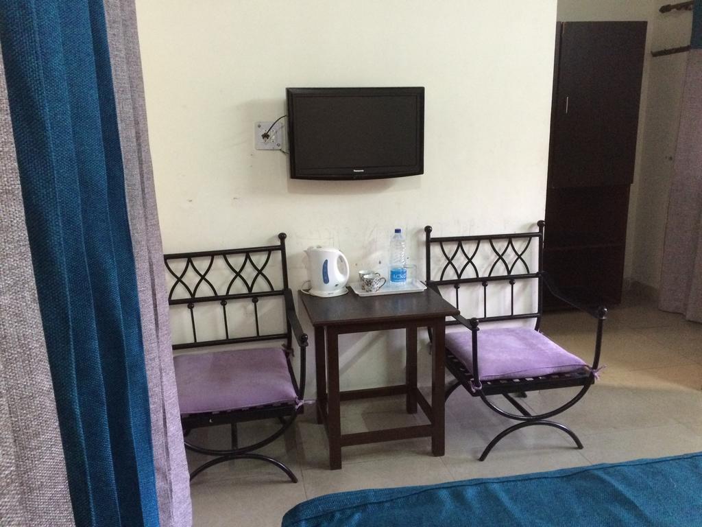 Hotel Sukhsadan Dehradun Værelse billede